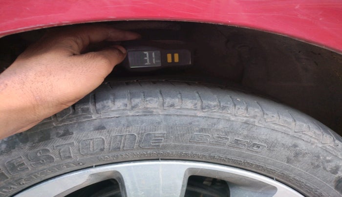 2016 Hyundai Elite i20 ASTA 1.2 (O), Petrol, Manual, 82,064 km, tyre