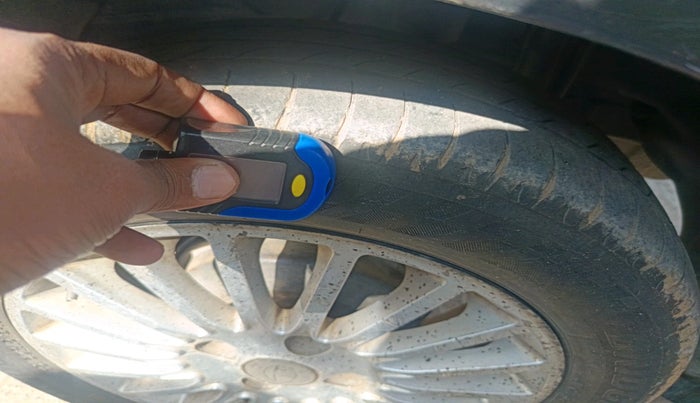 2015 Tata Zest XT 90PS DIESEL, Diesel, Manual, 1,21,071 km, tyre