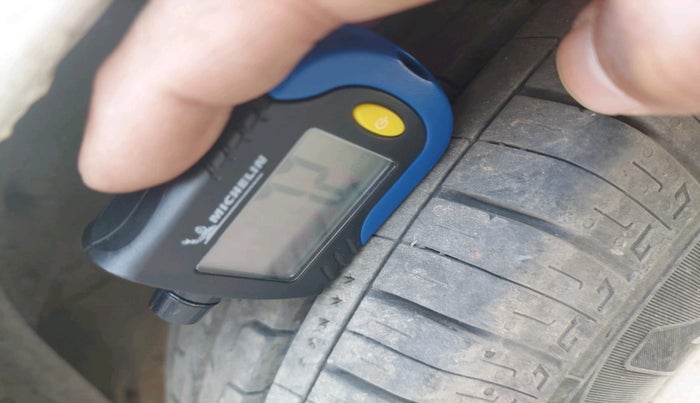 2013 Hyundai i10 MAGNA 1.1, Petrol, Manual, 71,435 km, tyre