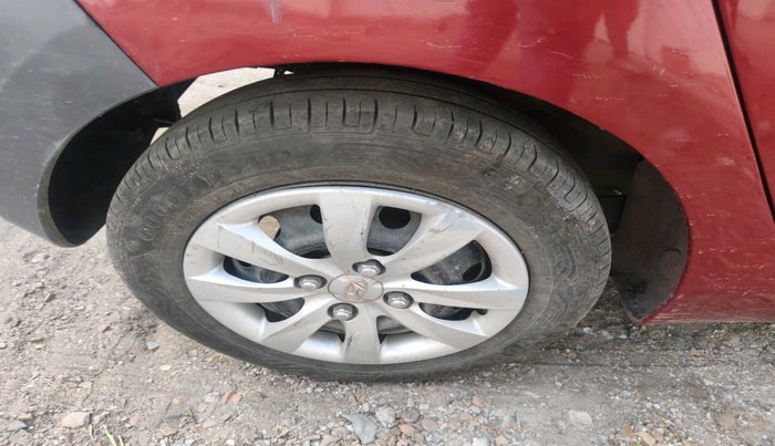 2012 Hyundai Eon SPORTZ, Petrol, Manual, 1,08,877 km, tyre