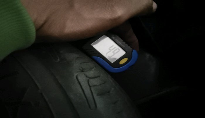 2014 Hyundai Eon ERA + LPG, Petrol, Manual, 1,06,685 km, tyre