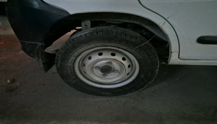 2011 Maruti Alto LXI, Petrol, Manual, 43,239 km, tyre