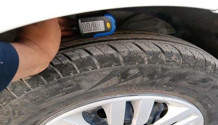 2023 Maruti Dzire VXI AMT, Petrol, Automatic, 28,545 km, tyre