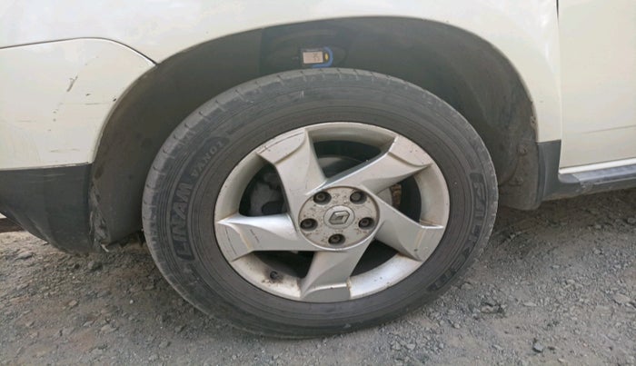 2013 Renault Duster 85 PS RXL DIESEL (OPT), Diesel, Manual, 1,19,823 km, tyre