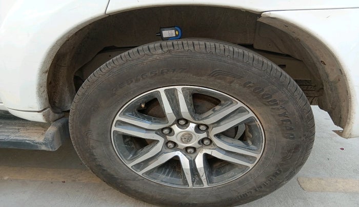 2012 Toyota Fortuner 3.0 4X2 AT, Diesel, Automatic, 1,92,013 km, tyre