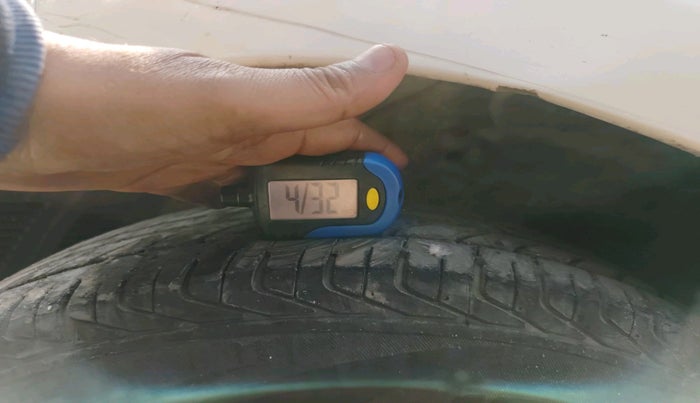 2011 Hyundai i20 MAGNA 1.2, Petrol, Manual, 1,25,895 km, tyre