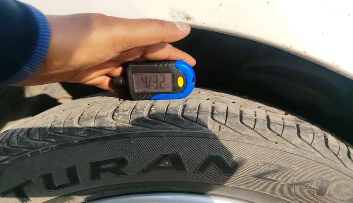 2011 Hyundai i20 MAGNA 1.2, Petrol, Manual, 1,25,895 km, tyre