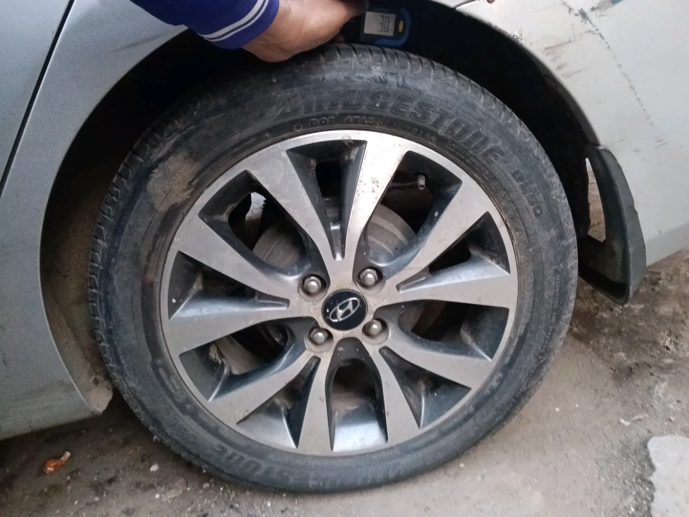 2015 Hyundai Verna FLUIDIC 1.6 VTVT S O AT, Petrol, Automatic, 48,974 km, tyre