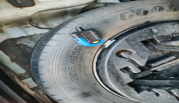 2019 Hyundai Creta E PLUS 1.4 DIESEL, Diesel, Manual, 1,58,911 km, tyre