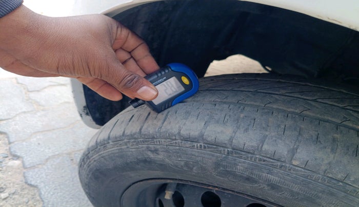 2012 Toyota Etios Liva GD, Diesel, Manual, 1,85,744 km, tyre