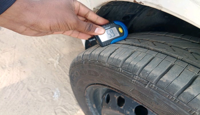 2012 Toyota Etios Liva GD, Diesel, Manual, 1,85,744 km, tyre