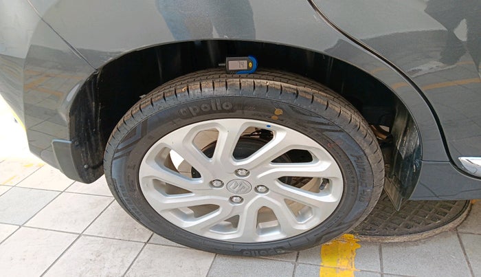 2025 Maruti Baleno ZETA PETROL 1.2, Petrol, Manual, 5,634 km, tyre