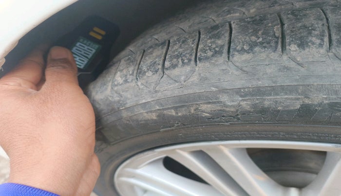 2012 Mercedes Benz E Class E 220 CDI ELEGANCE, Diesel, Automatic, 1,34,175 km, tyre