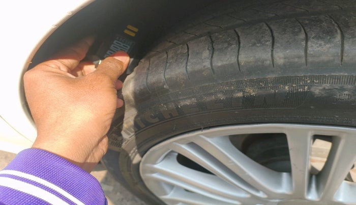 2012 Mercedes Benz E Class E 220 CDI ELEGANCE, Diesel, Automatic, 1,34,175 km, tyre