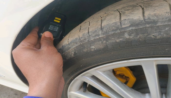 2012 Mercedes Benz E Class E 220 CDI ELEGANCE, Diesel, Automatic, 1,34,175 km, tyre