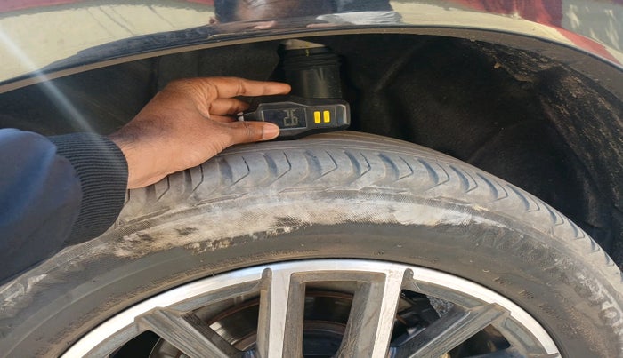 2024 BMW X1 sDrive18i M Sport, Petrol, Automatic, 33,106 km, tyre