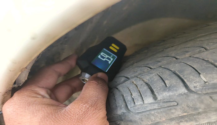 2012 Ford Figo ZXI 1.4 DIESEL, Diesel, Manual, 1,72,671 km, tyre