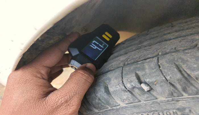 2012 Ford Figo ZXI 1.4 DIESEL, Diesel, Manual, 1,72,671 km, tyre