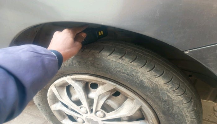 2012 Maruti Wagon R 1.0 LXI CNG, Petrol, Manual, 1,06,652 km, tyre