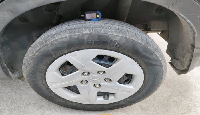 2020 Hyundai VENUE S 1.2, Petrol, Manual, 39,805 km, tyre