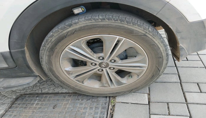 2017 Hyundai Creta SX PLUS AT 1.6 PETROL, Petrol, Automatic, 56,830 km, tyre