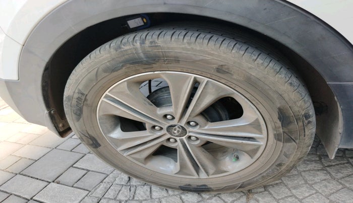 2017 Hyundai Creta SX PLUS AT 1.6 PETROL, Petrol, Automatic, 56,830 km, tyre