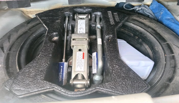 2015 Maruti Celerio VXI AMT, Petrol, Automatic, 1,26,669 km, tyre