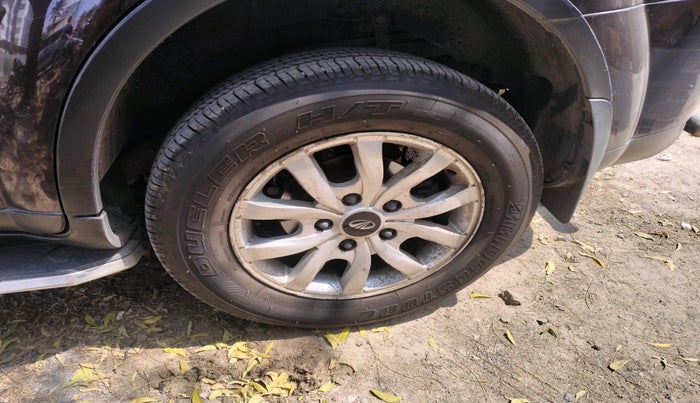 2015 Mahindra XUV500 W10, Diesel, Manual, 1,34,741 km, tyre