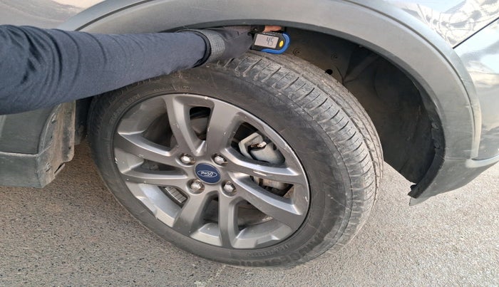 2018 Ford FREESTYLE TITANIUM 1.2 PETROL, Petrol, Manual, 1,27,849 km, tyre