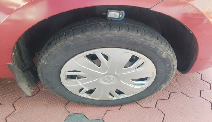 2012 Tata Indica Vista VX QUADRAJET, Diesel, Manual, 1,42,389 km, tyre