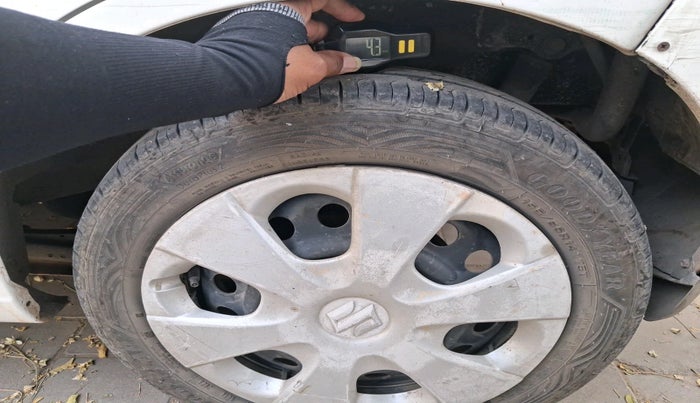 2015 Maruti Wagon R 1.0 VXI, CNG, Manual, 1,22,374 km, tyre