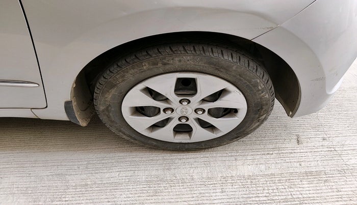 2014 Hyundai Xcent BASE 1.2, Petrol, Manual, 76,186 km, tyre