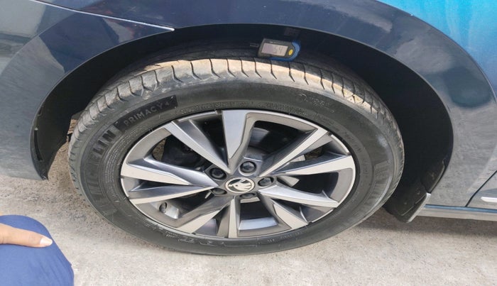 2023 Skoda SLAVIA STYLE 1.0L TSI AT, Petrol, Automatic, 60,207 km, tyre