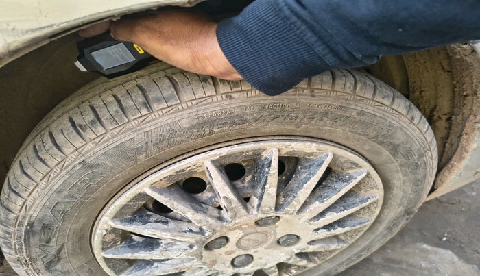 2017 Maruti Wagon R 1.0 VXI, Petrol, Manual, 1,14,748 km, tyre