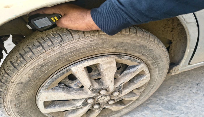 2017 Maruti Wagon R 1.0 VXI, Petrol, Manual, 1,14,748 km, tyre