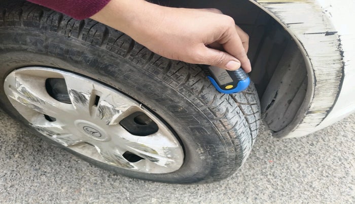 2011 Maruti Swift VXI, Petrol, Manual, 86,420 km, tyre