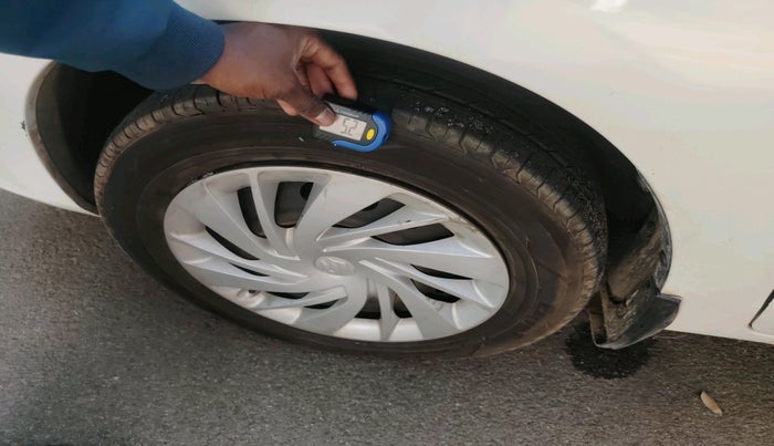 2020 Maruti Ertiga VXI CNG, Petrol, Manual, 85,129 km, tyre