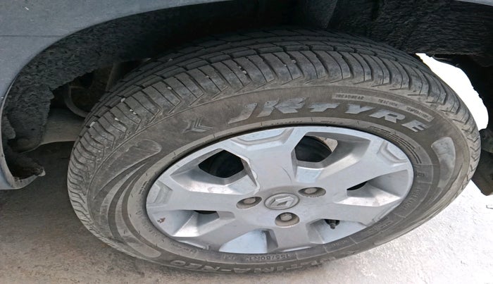 2019 Renault Kwid CLIMBER 1.0 AMT, Petrol, Automatic, 26,422 km, tyre