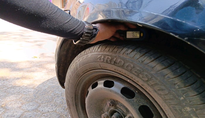 2011 Ford Figo TITANIUM 1.4 DIESEL, Diesel, Manual, 1,32,434 km, tyre