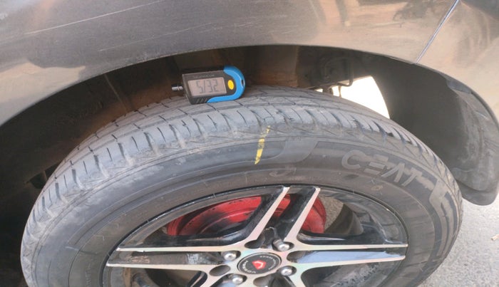 2019 Hyundai Grand i10 MAGNA 1.2 KAPPA VTVT CNG, Petrol, Manual, 1,02,653 km, tyre