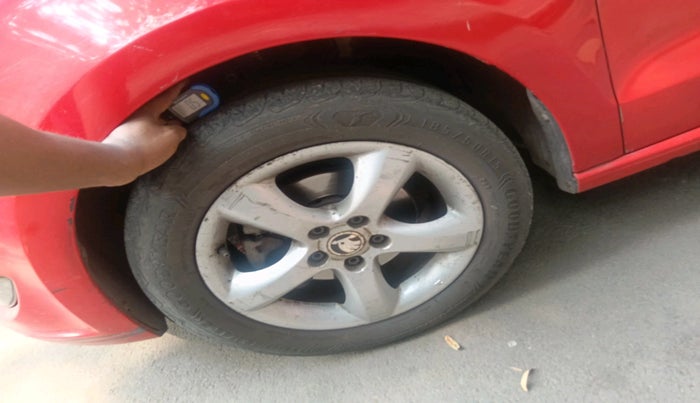 2014 Skoda Rapid AMBITION 1.6 TDI CR MT PLUS, Diesel, Manual, 1,71,784 km, tyre