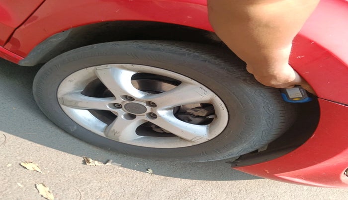 2014 Skoda Rapid AMBITION 1.6 TDI CR MT PLUS, Diesel, Manual, 1,71,784 km, tyre