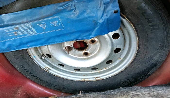 2011 Maruti Swift LXI, Petrol, Manual, 44,418 km, tyre