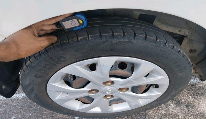 2016 Hyundai Grand i10 1.2 SPORTZ PRIME EDITION VTVT, Petrol, Manual, 1,27,643 km, tyre