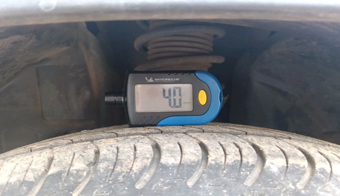 2020 Renault Kwid RXT 1.0 (O), Petrol, Manual, 1,11,836 km, tyre