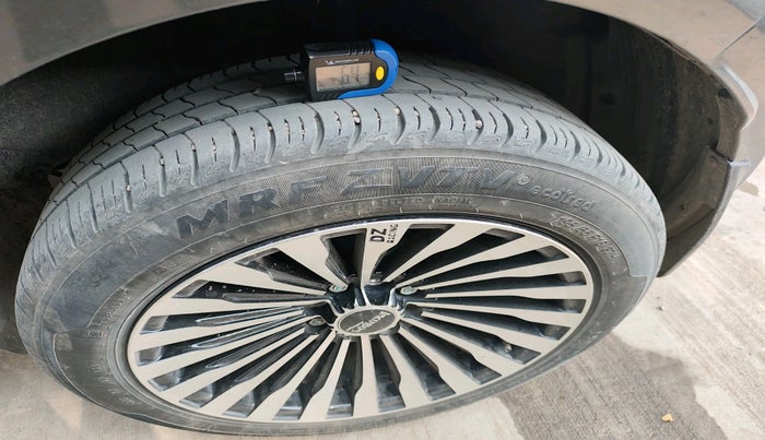 2022 Tata ALTROZ XT PETROL, Petrol, Manual, 34,545 km, tyre