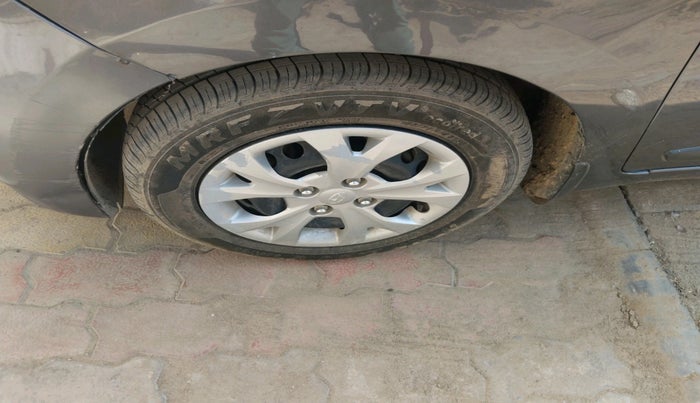 2016 Hyundai Grand i10 SPORTZ 1.2 KAPPA VTVT, Petrol, Manual, 34,827 km, tyre