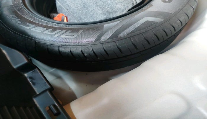 2021 Hyundai VENUE SX PLUS 1.0 TURBO DCT, Petrol, Automatic, 52,535 km, tyre