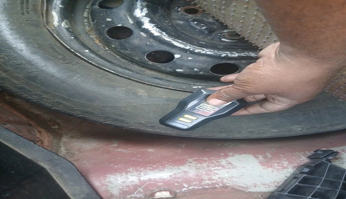 2012 Maruti Swift VDI, Diesel, Manual, 1,30,256 km, tyre