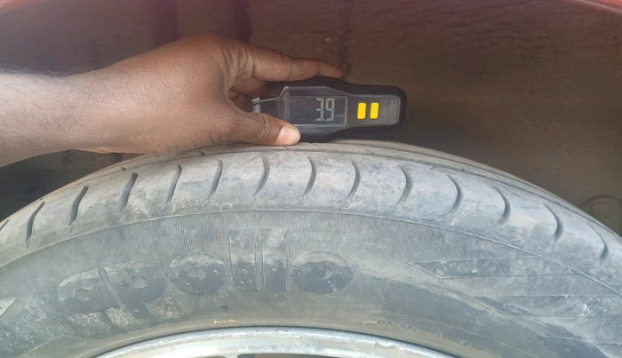 2012 Maruti Swift VDI, Diesel, Manual, 1,30,256 km, tyre